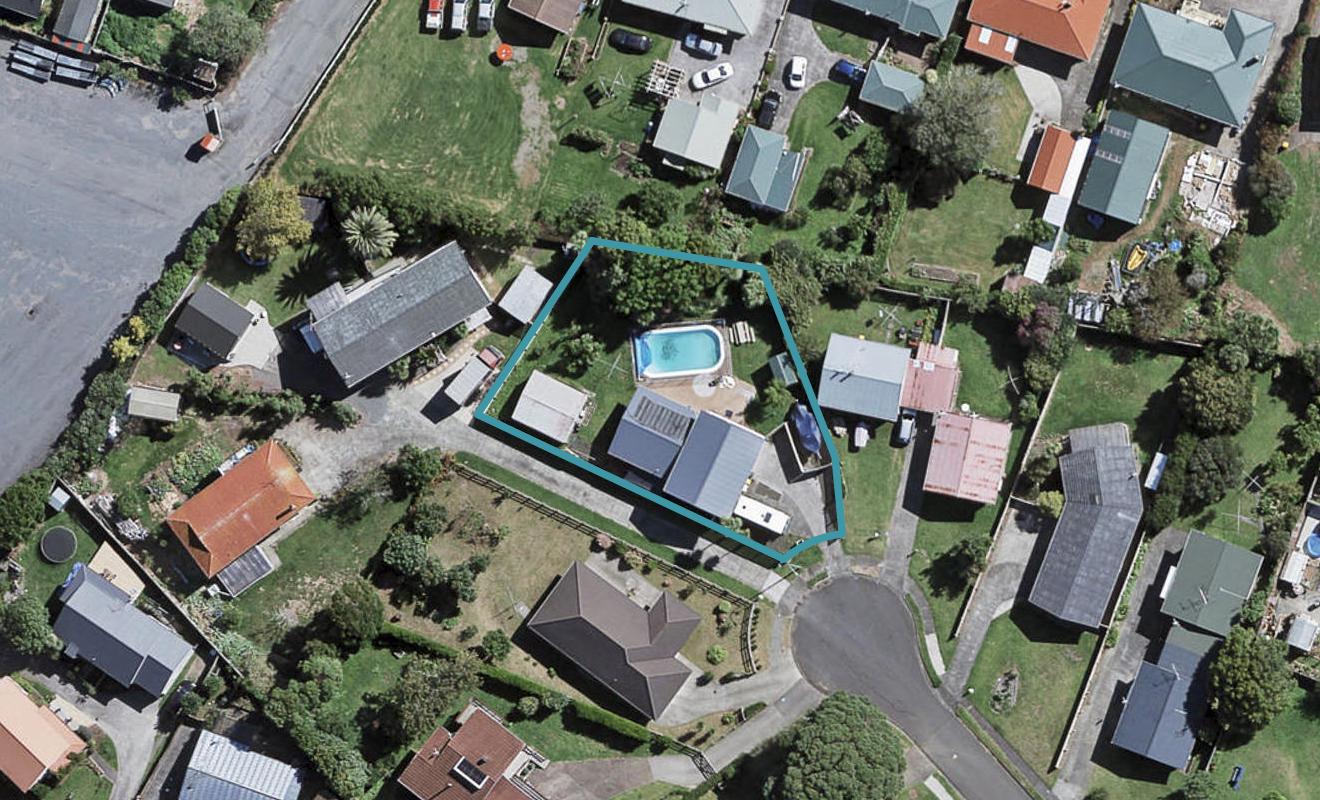 8 Azalea Place, Waiuku, Waiuku - Carousel 1