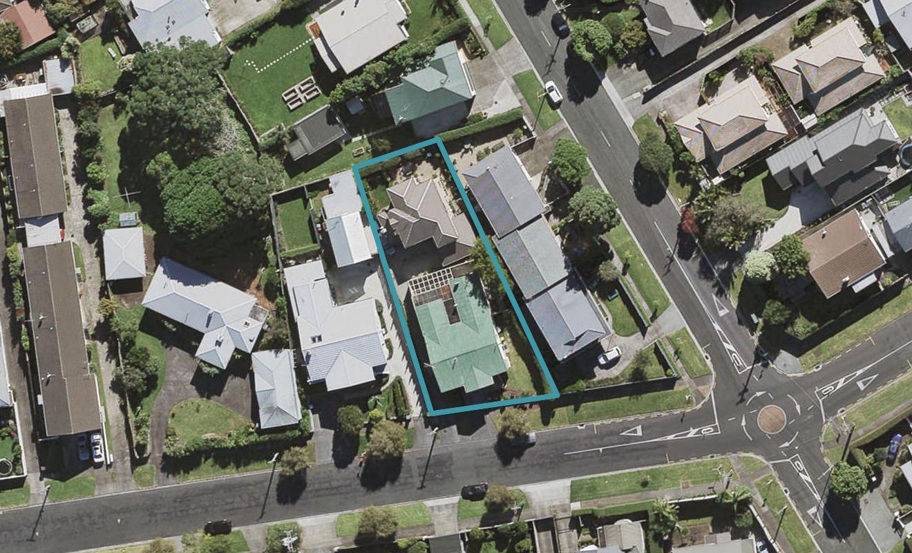 28A Tawa Road, Onehunga, Auckland - Carousel 1