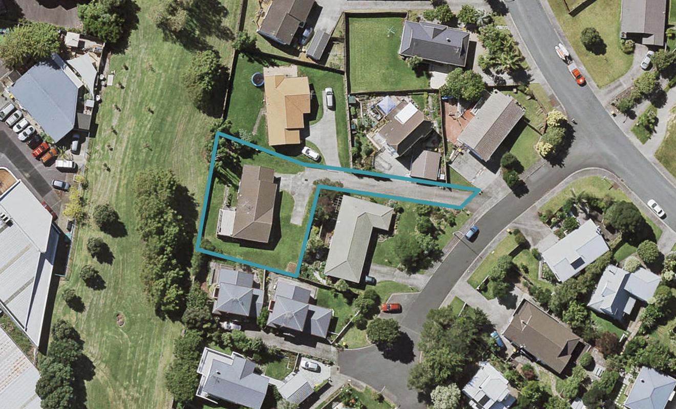 5 Mira Place, Windsor Park, Auckland - Carousel 1