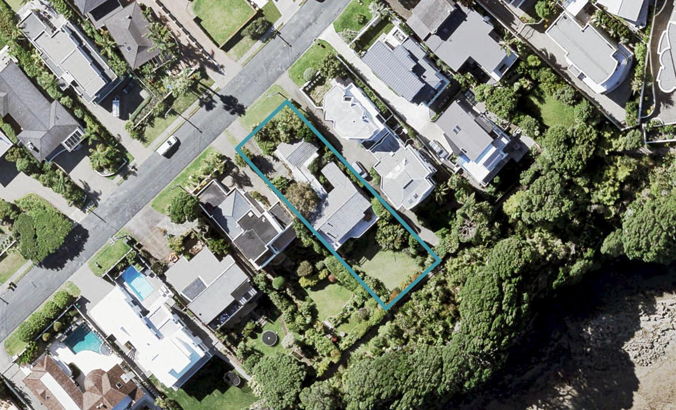 17 Churchill Road, Murrays Bay, Auckland - Carousel 1