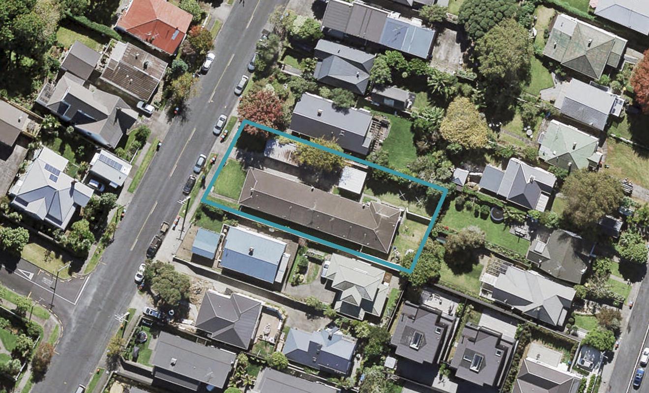 1/13 Mountain View Road, Western Springs, Auckland - Carousel 1
