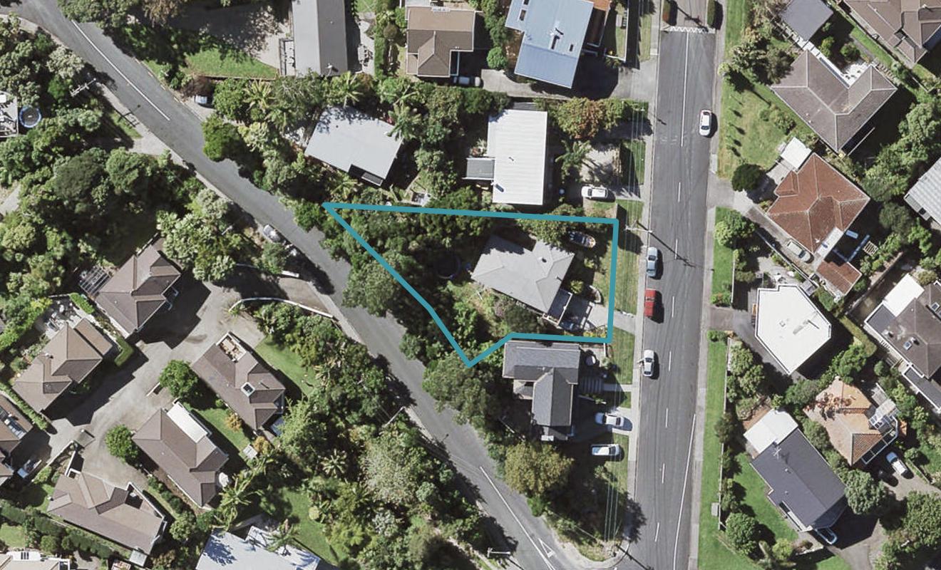 28 Seaview Road, Castor Bay, Auckland - Carousel 1