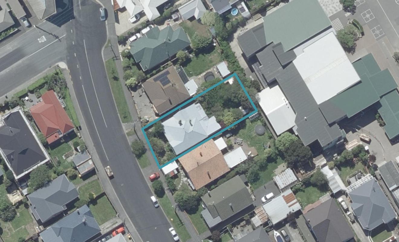 105 Hargest Crescent, Saint Clair, Dunedin - Carousel 1
