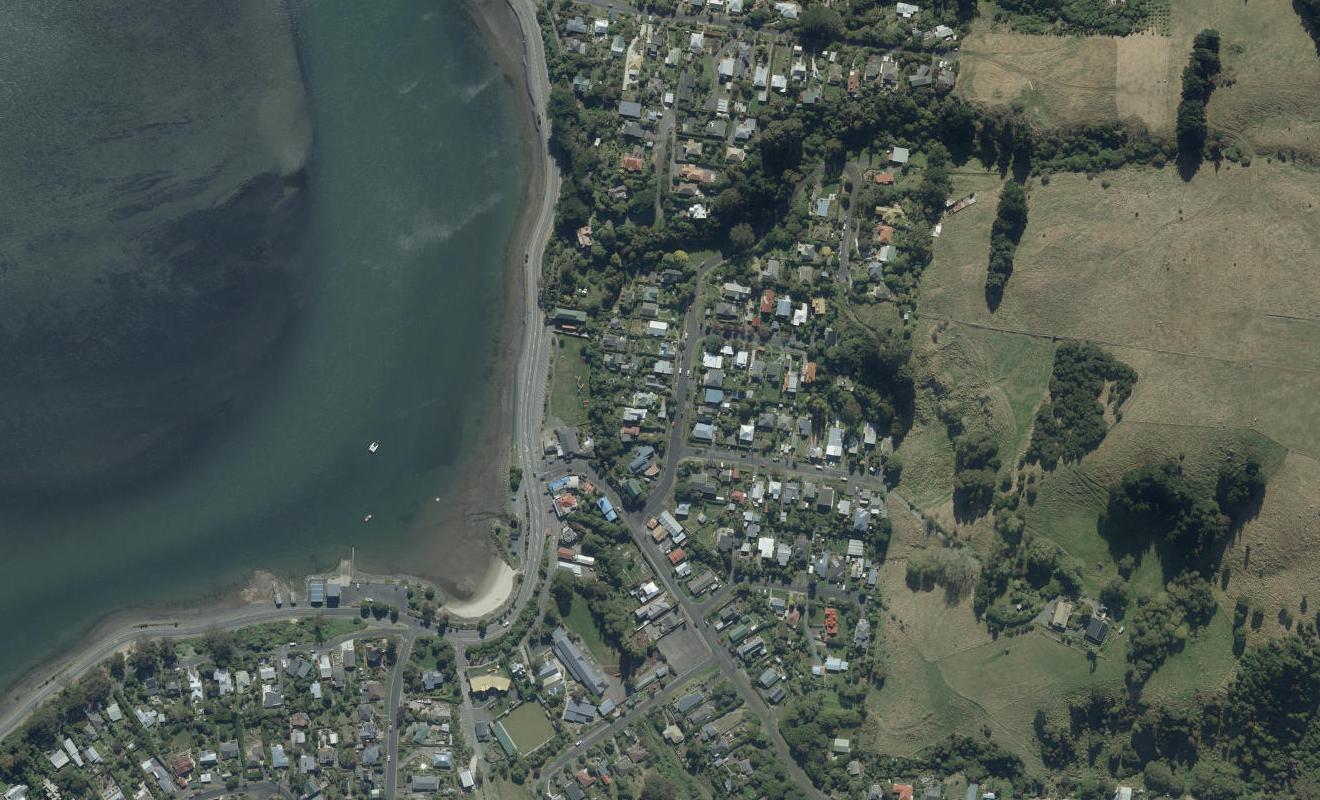 7 Wharfdale Street, Macandrew Bay, Dunedin - Carousel 1