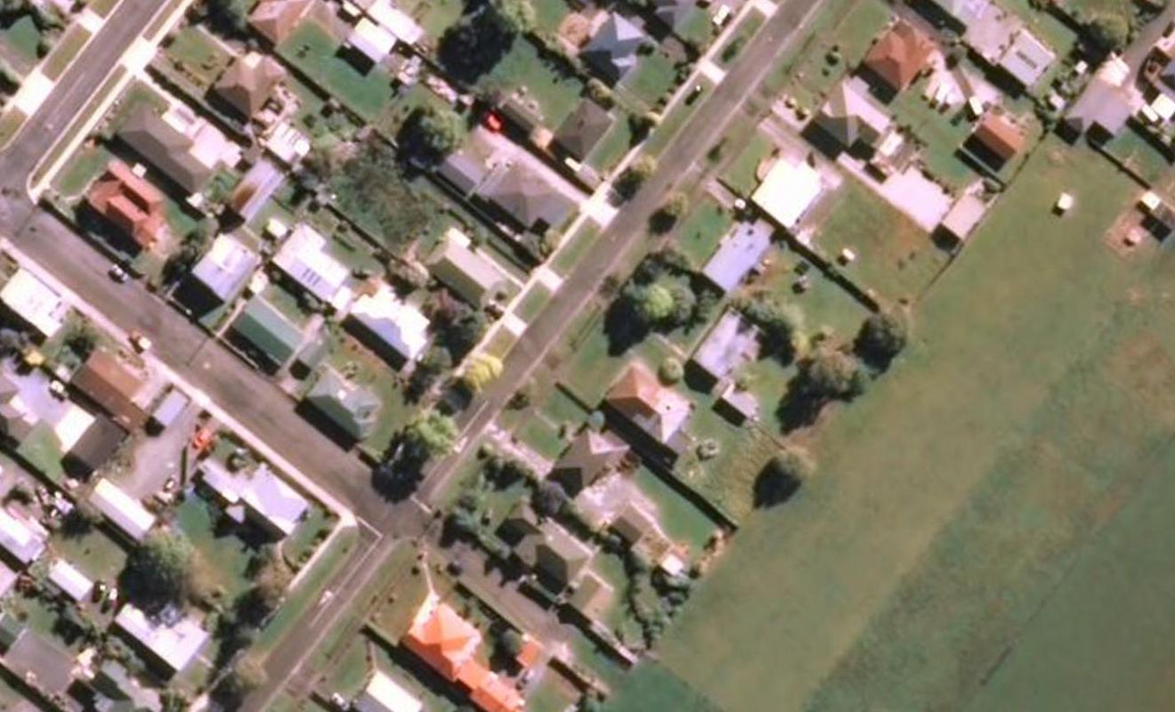75 Chaucer Street, Milton - Carousel 1
