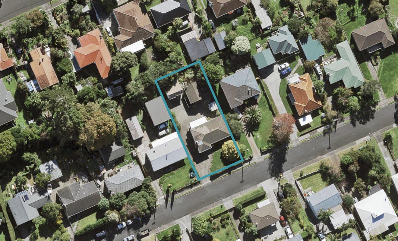 15 Sherwood Avenue, Te Atatu South, Auckland - Carousel 1