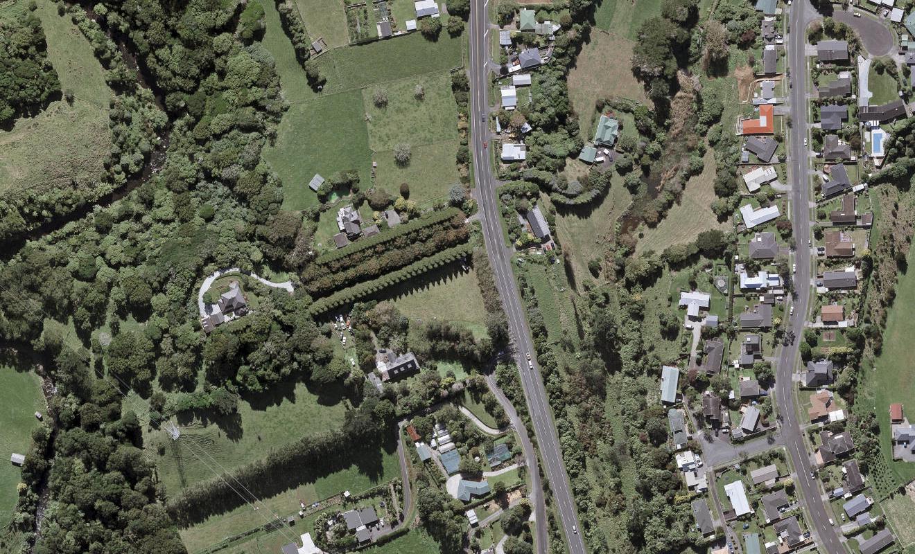 2 Holly Oak Terrace, Mangorei, New Plymouth - Carousel 1