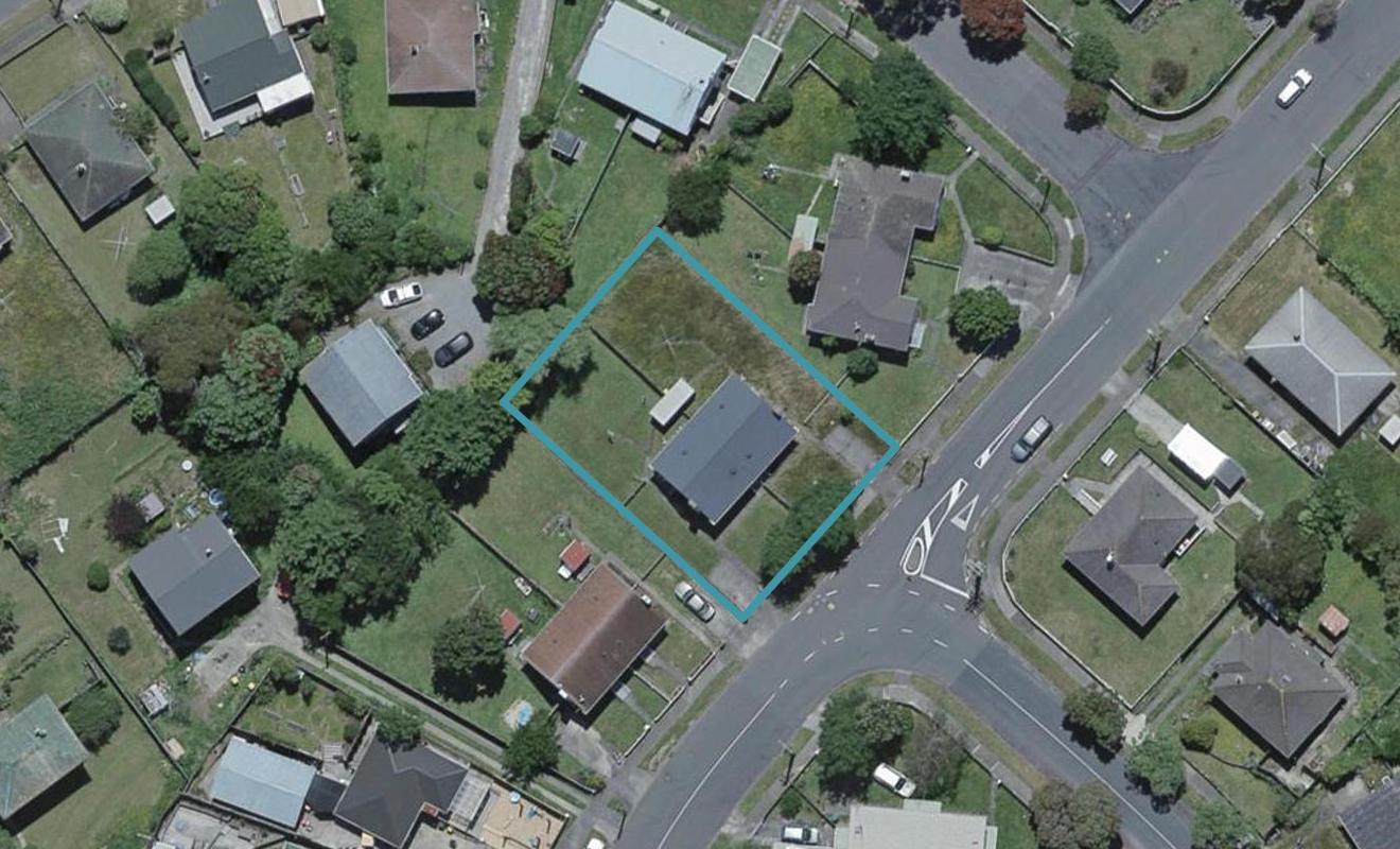 63 Victory Crescent, Tawa, Wellington - Carousel 1