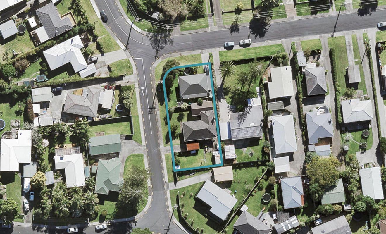 16 Tiri Tiri Road, Birkdale, Auckland - Carousel 1