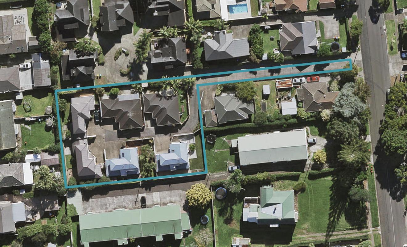 1/0 Athens Road, Onehunga, Auckland - Carousel 1