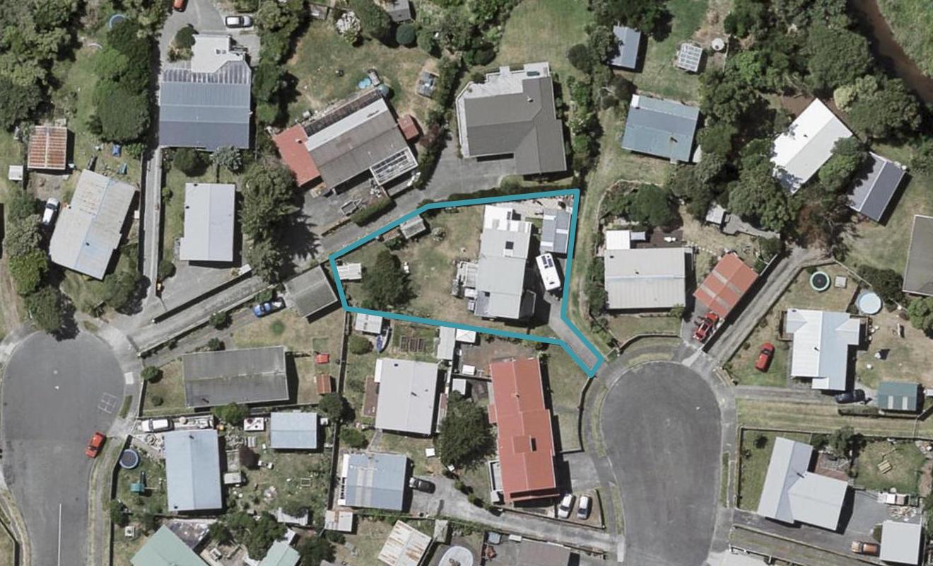 4 Hewson Crescent, Otaki Beach, Otaki - Carousel 1