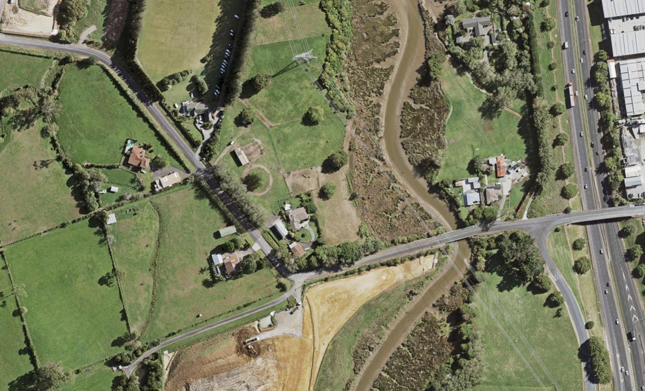 15 Whakaruru Lane, Karaka, Papakura - Carousel 1
