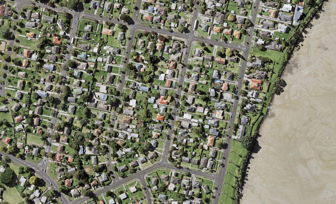 39 Tamatea Avenue, Point England, Auckland - Carousel 1