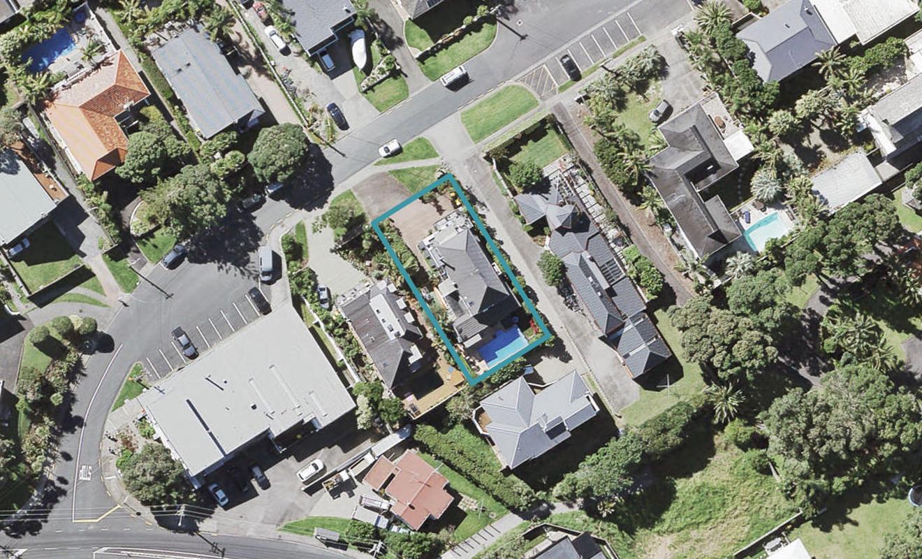 11A The Esplanade, Campbells Bay, Auckland - Carousel 1