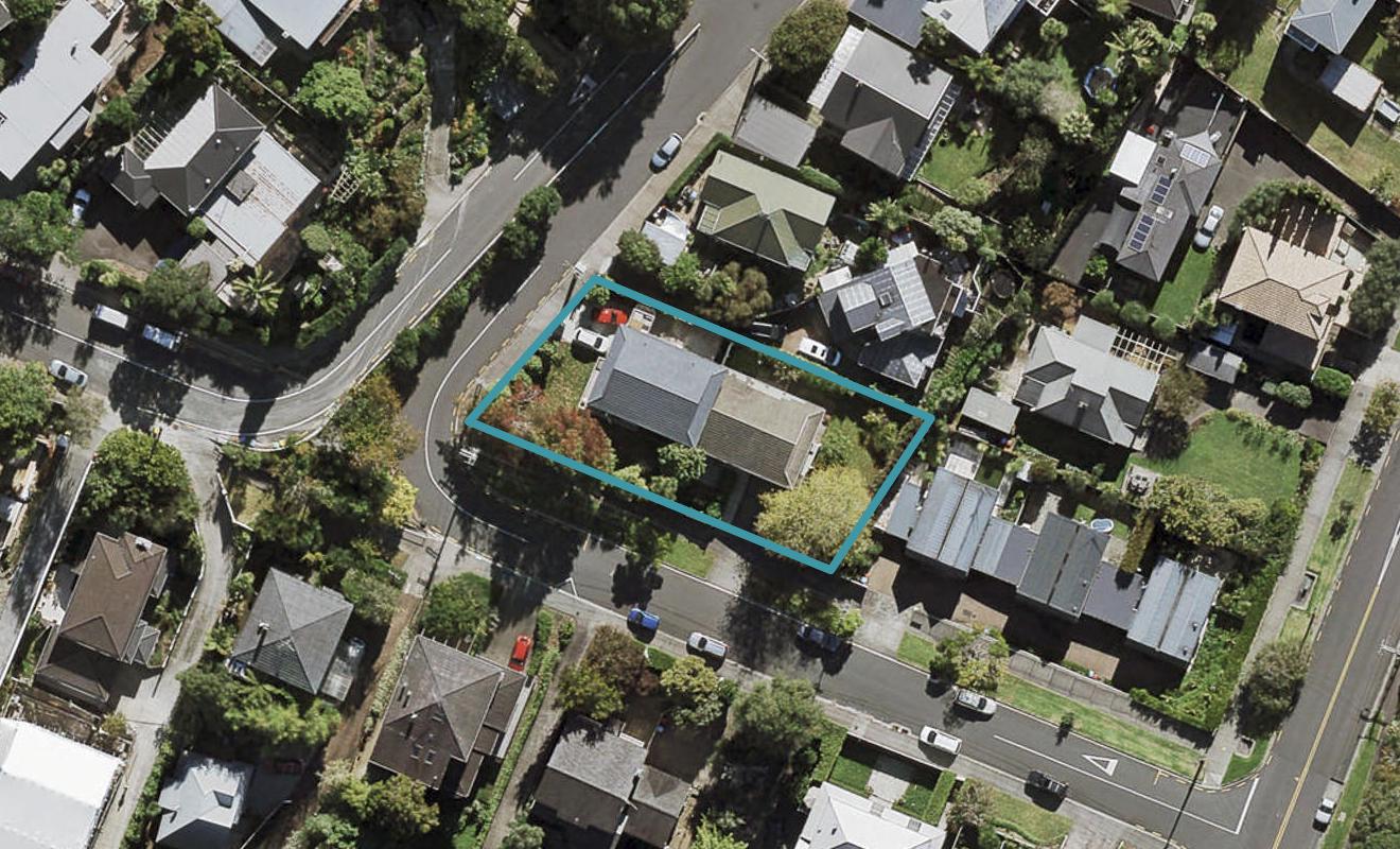 2/12 Shera Road, Remuera, Auckland - Carousel 1
