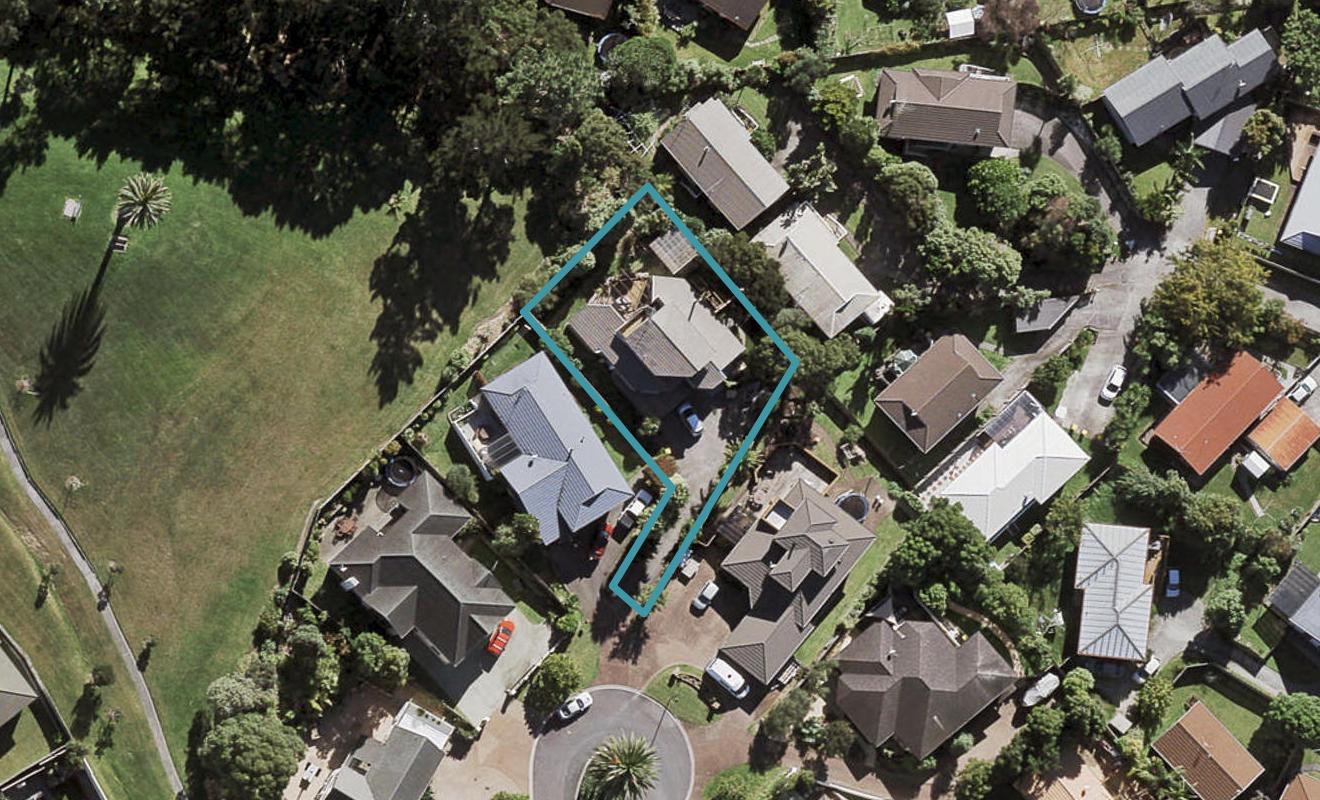 12 Capri Place, Unsworth Heights, Auckland - Carousel 1