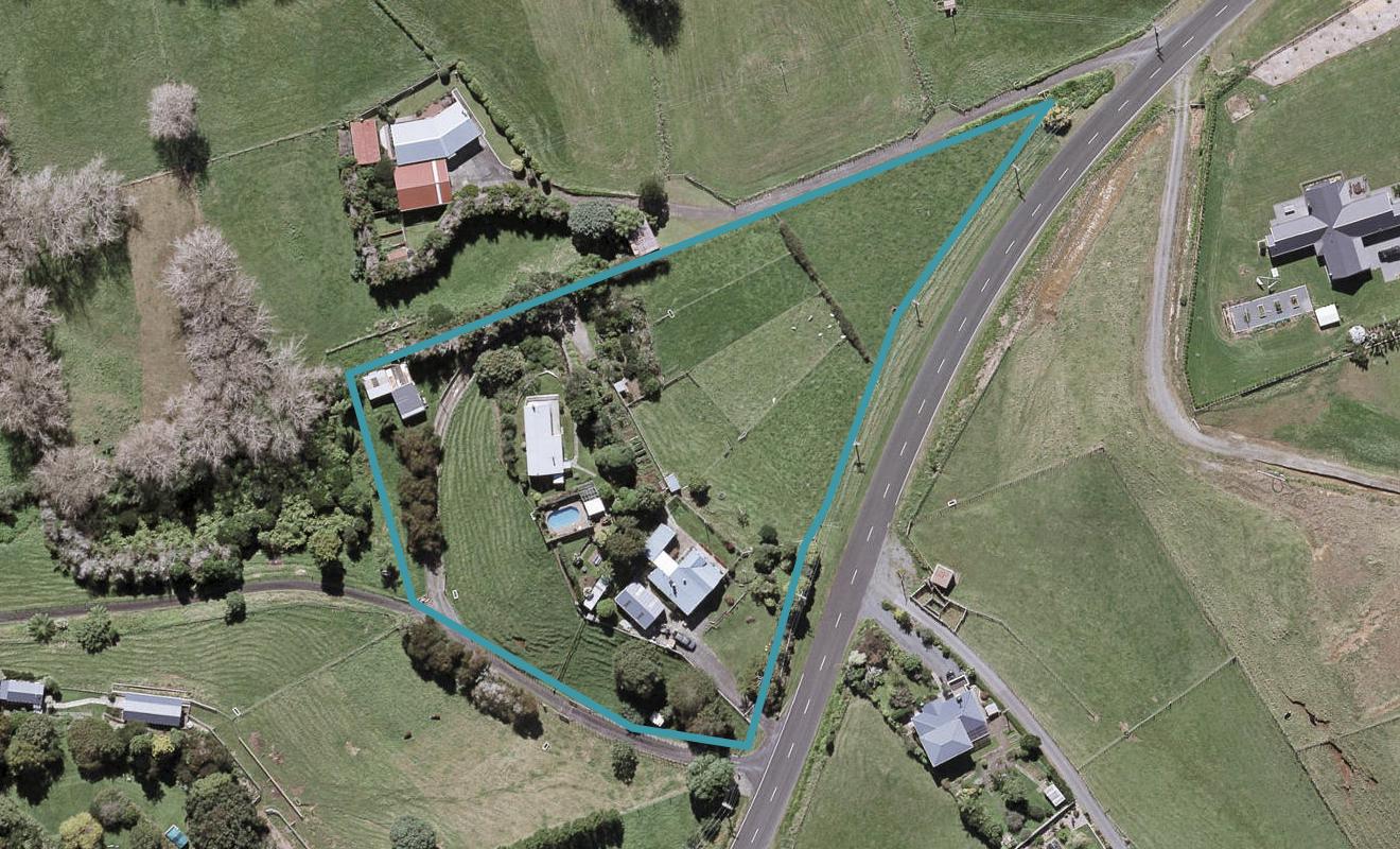 564 Mangorei Road, Mangorei, New Plymouth - Carousel 1