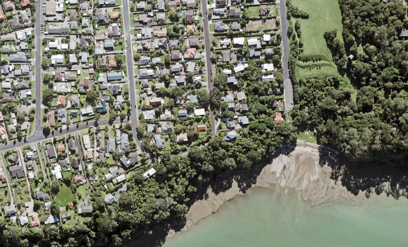 23 Harrybrook Road, Green Bay, Auckland - Carousel 1