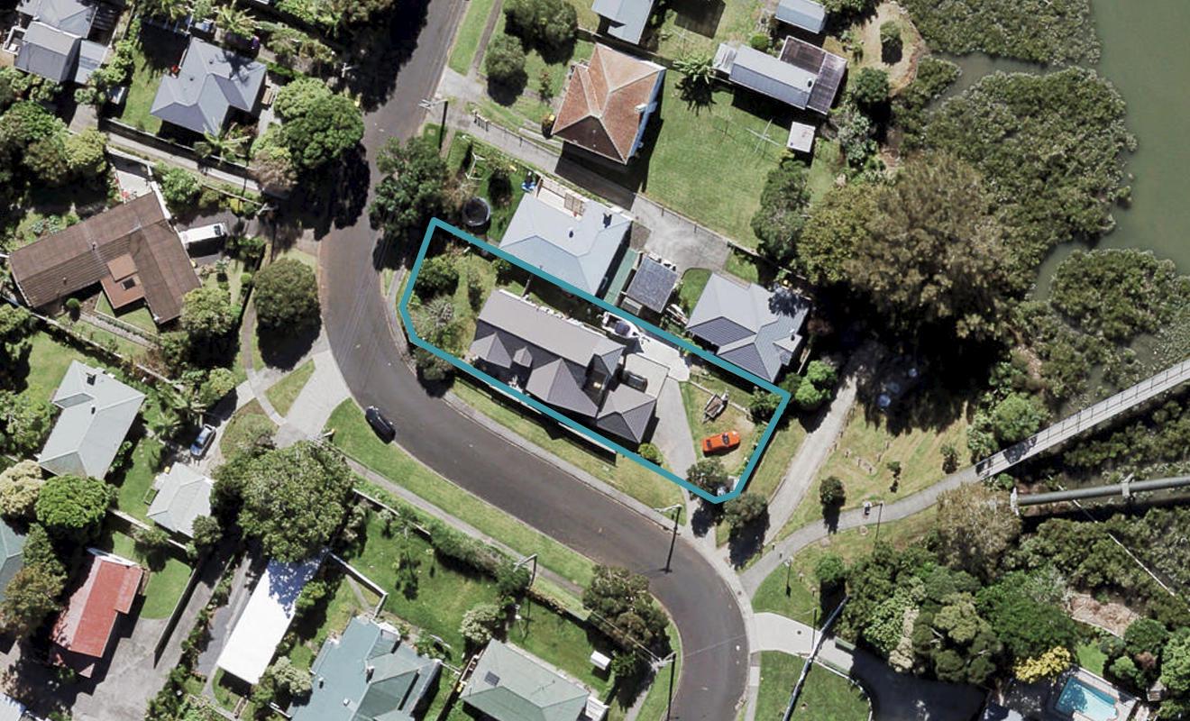 33 Queen Mary Avenue, New Lynn, Auckland - Carousel 1