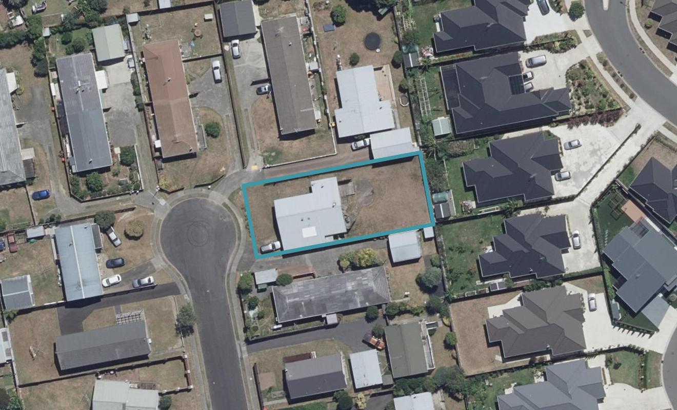 16 Leslie Place, Deanwell, Hamilton - Carousel 1
