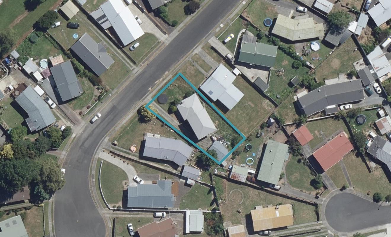11 Margaret Place, Deanwell, Hamilton - Carousel 1