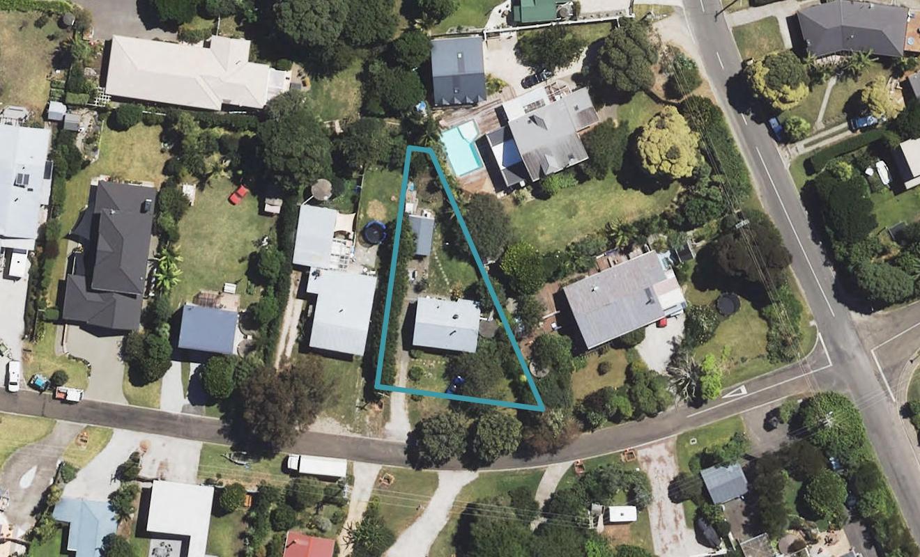 10 Douglas Street, Okitu, Gisborne - Carousel 1