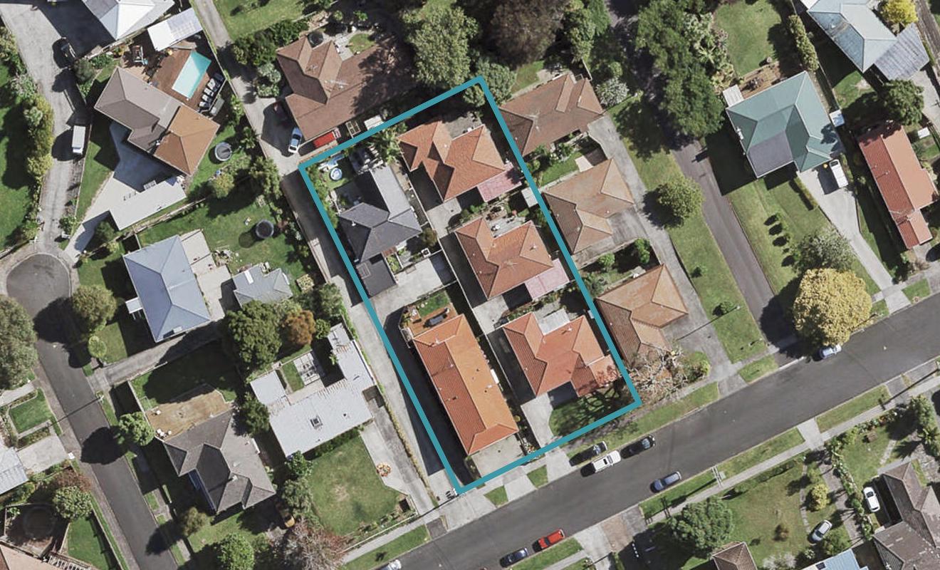 2/18 Arthur Road, Hillpark, Auckland - Carousel 1