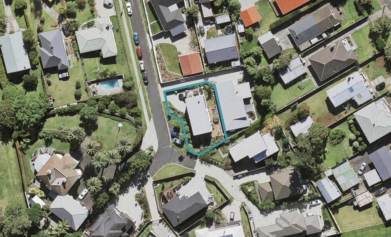 8 Domain Lane, Mangere Bridge, Auckland - Carousel 1