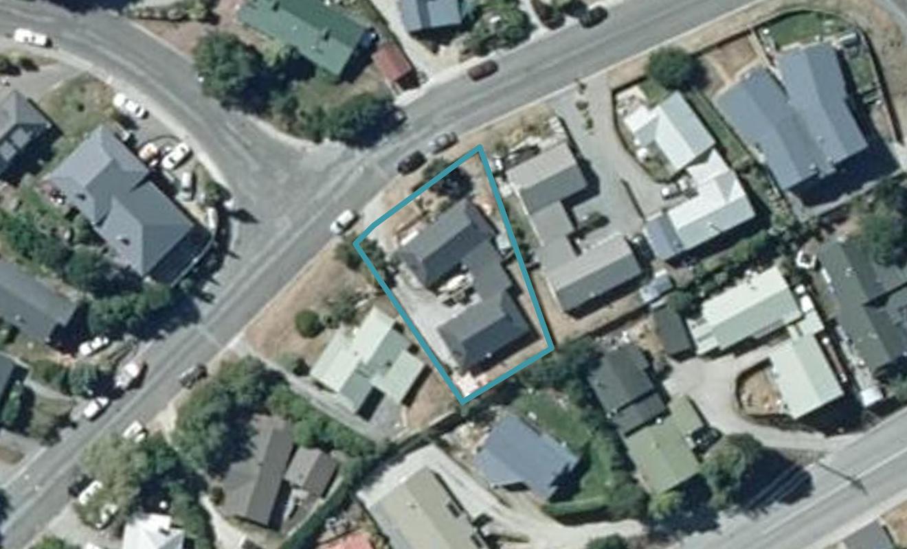 8A Watts Road, Fernhill, Queenstown - Carousel 1