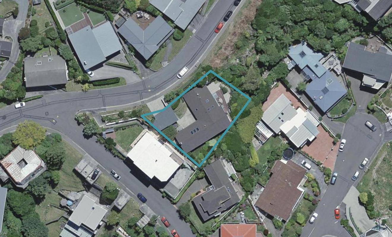 8 Puketiro Avenue, Northland, Wellington - Carousel 1