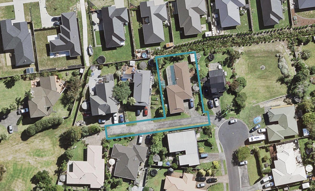 61 Merlot Heights, Huapai, Kumeu - Carousel 1