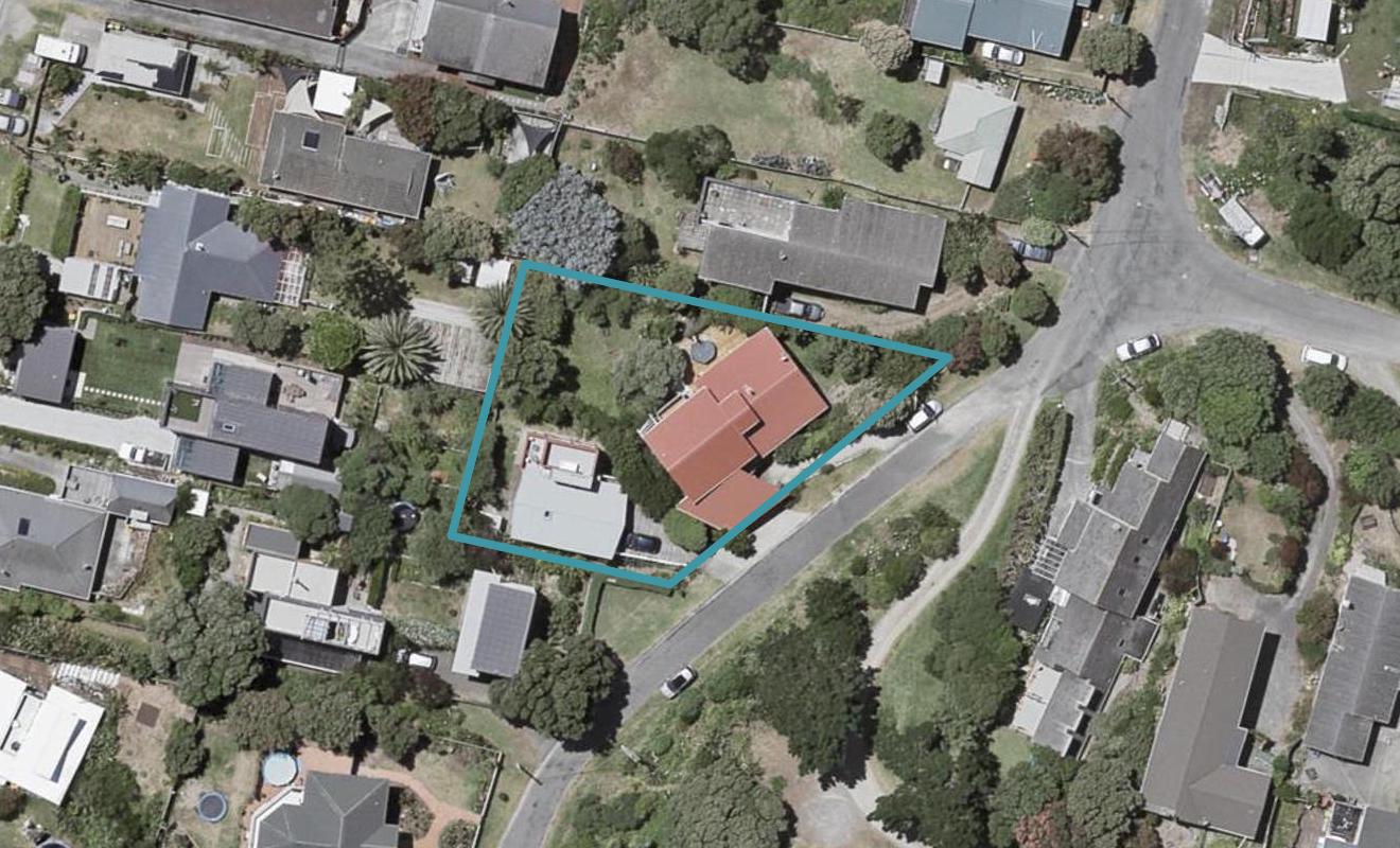 22 McKenzie Avenue, Raumati South, Paraparaumu - Carousel 1