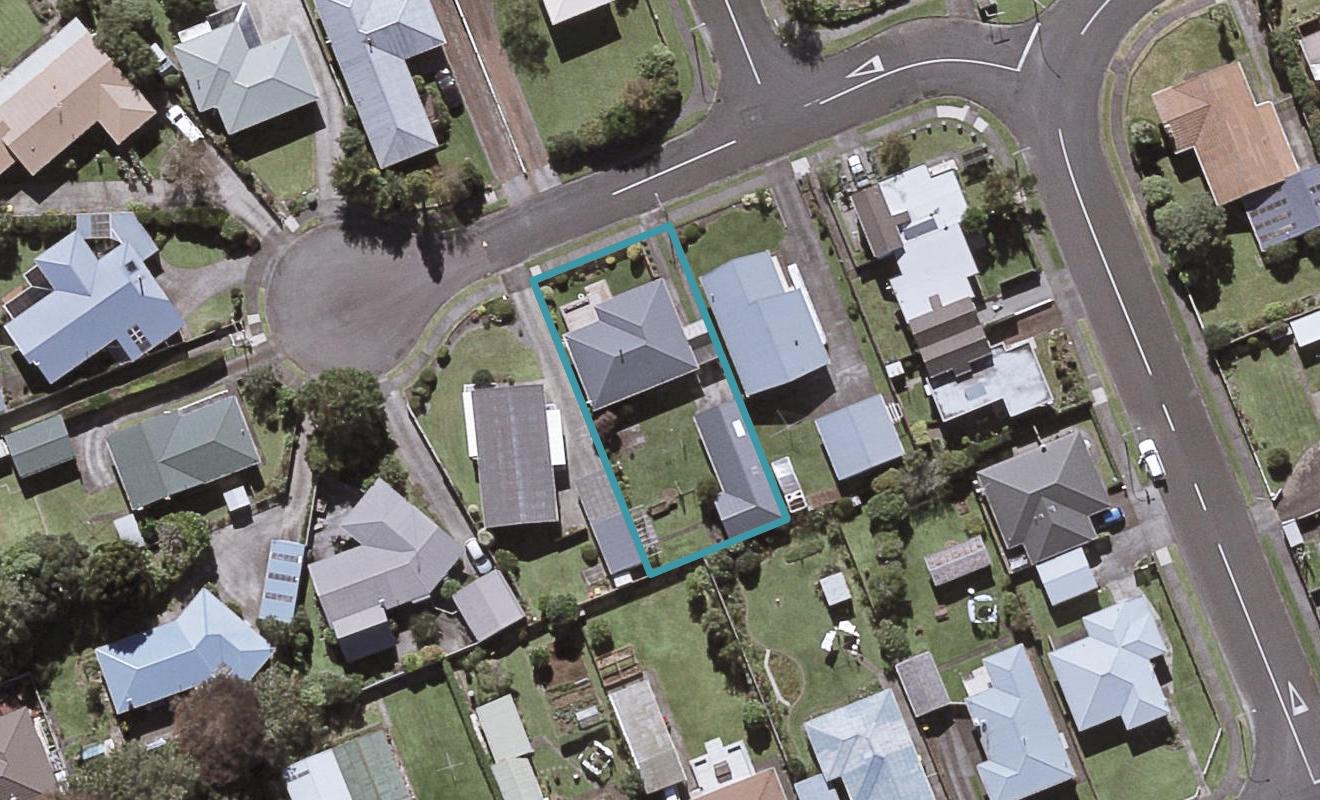 5 Kennedy Place, Merrilands, New Plymouth - Carousel 1