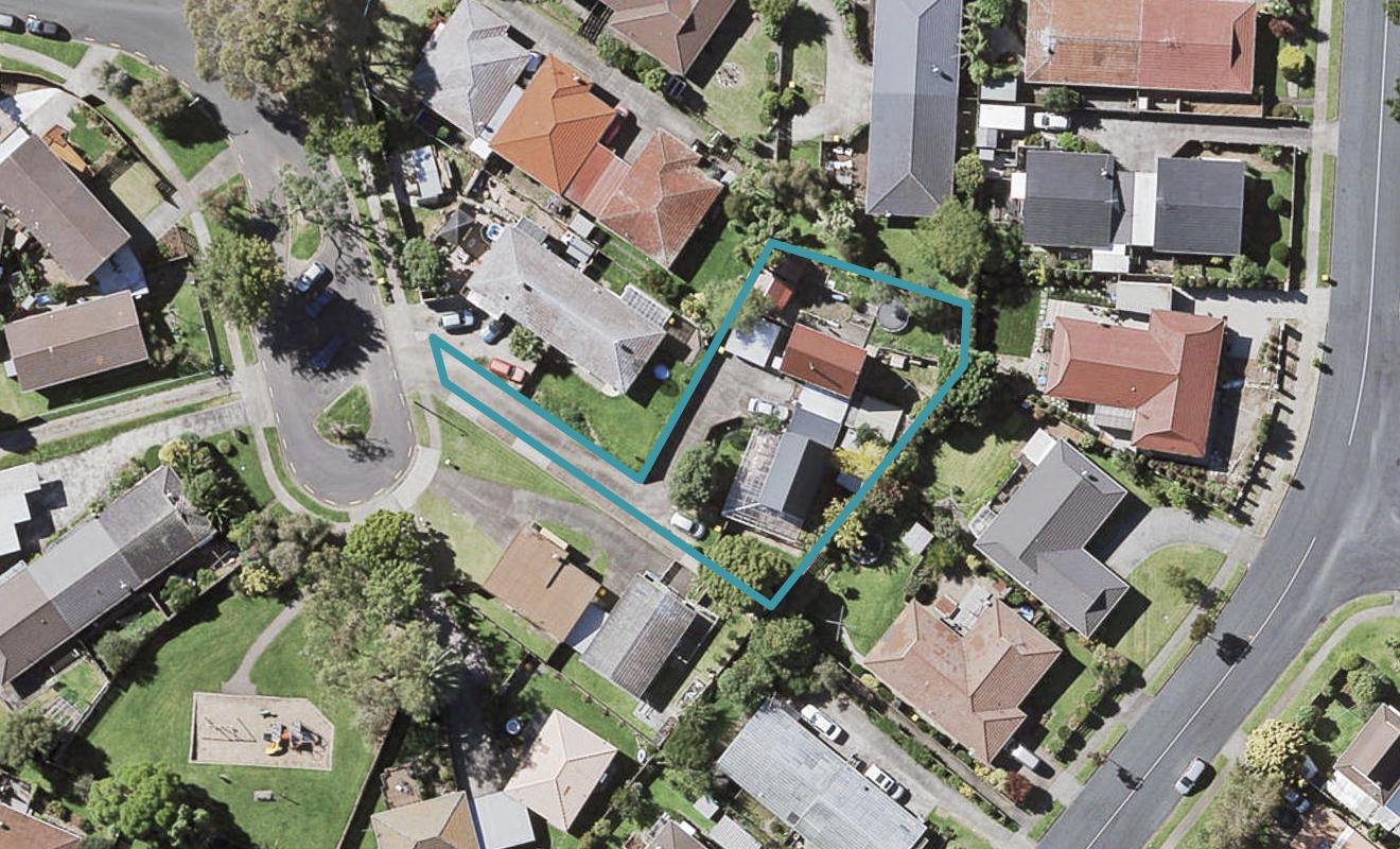 2/25 Ballater Place, Highland Park, Auckland - Carousel 1