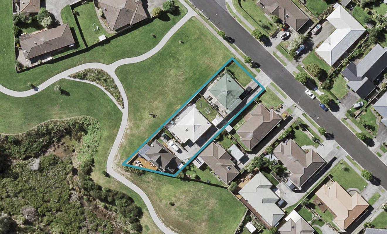 1/66 FRANK NOBILO DR, Golflands, Auckland - Carousel 1