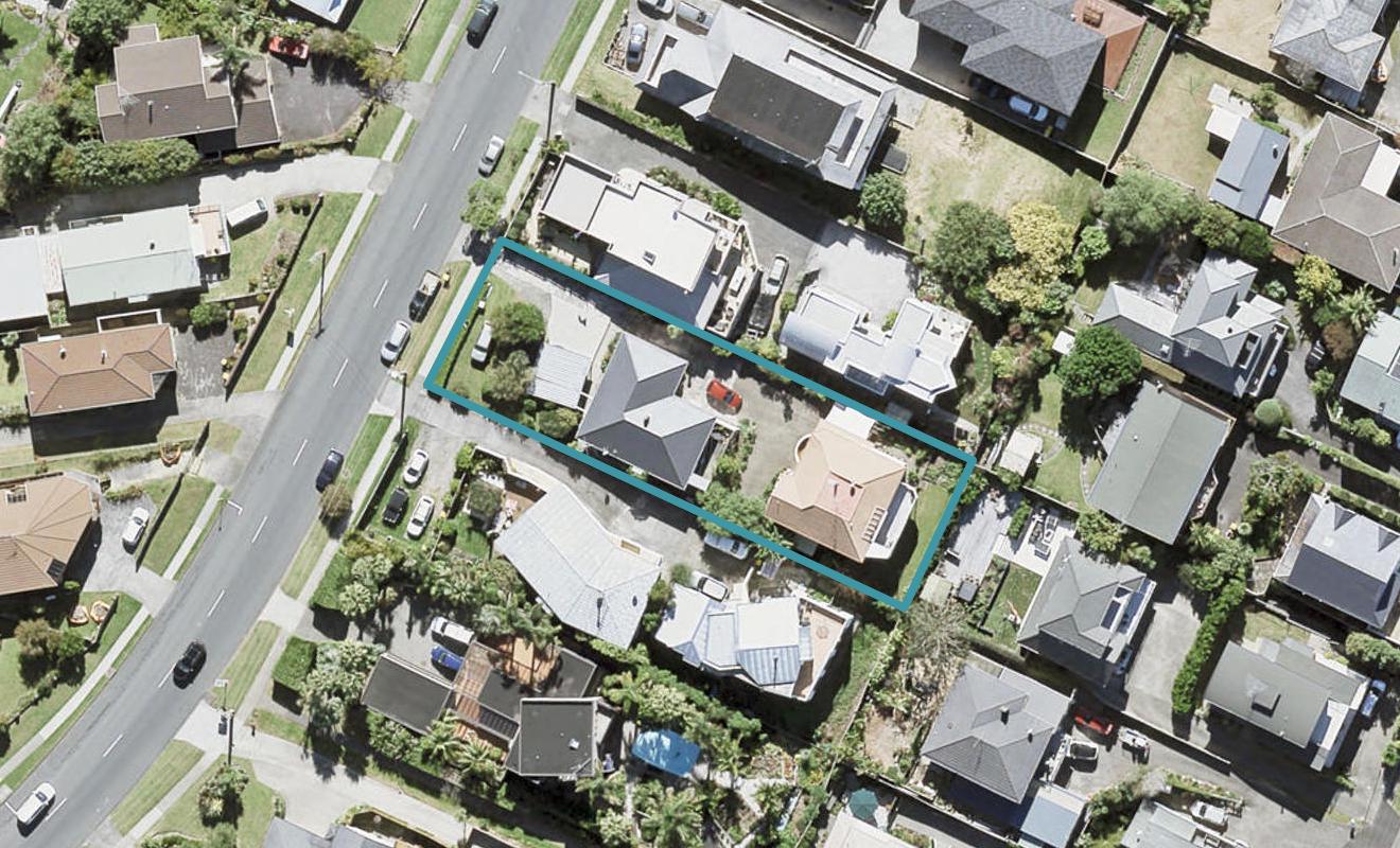 1/73 Deep Creek Road, Waiake, Auckland - Carousel 1