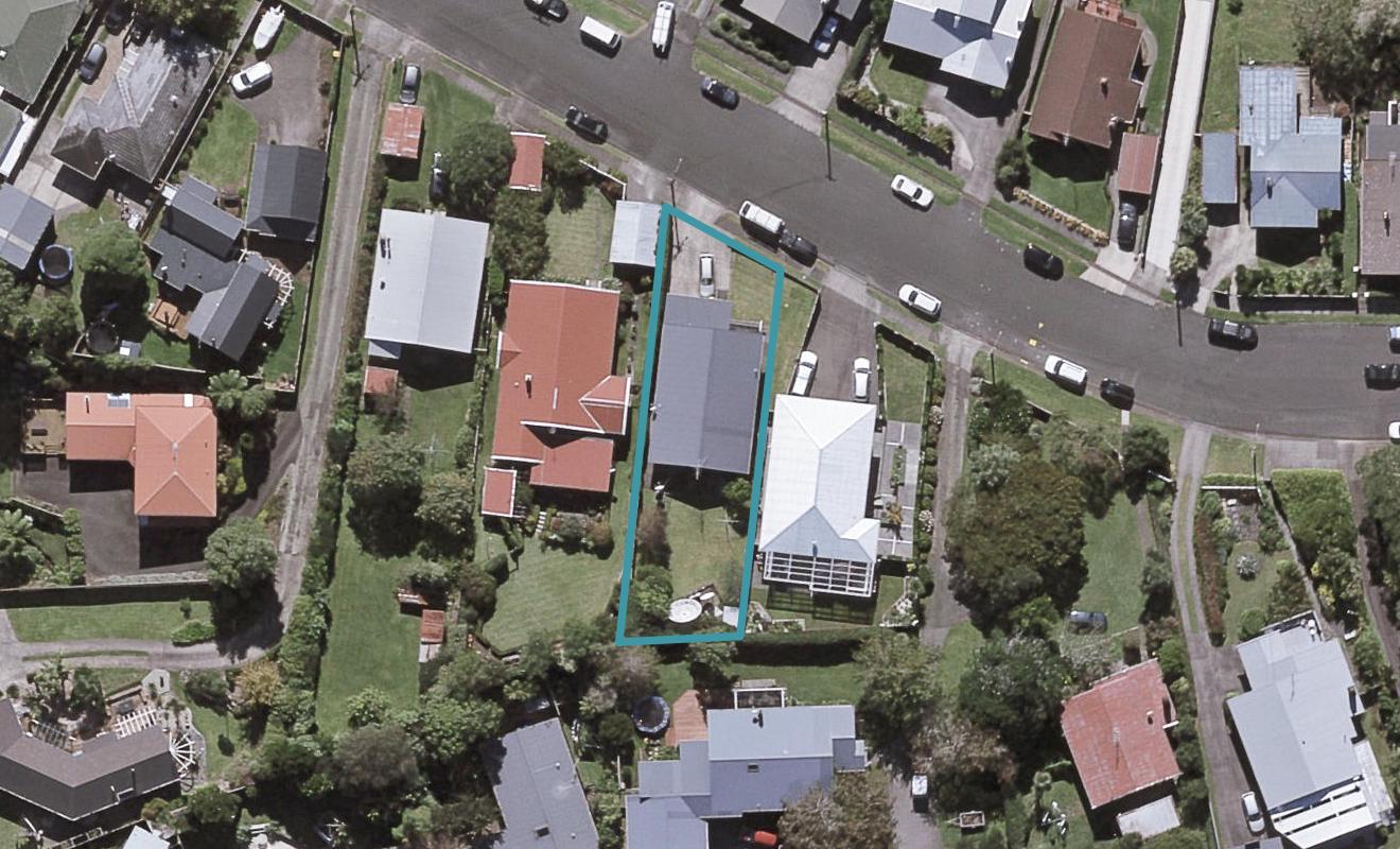 44 Waiwaka Terrace, Strandon, New Plymouth - Carousel 1