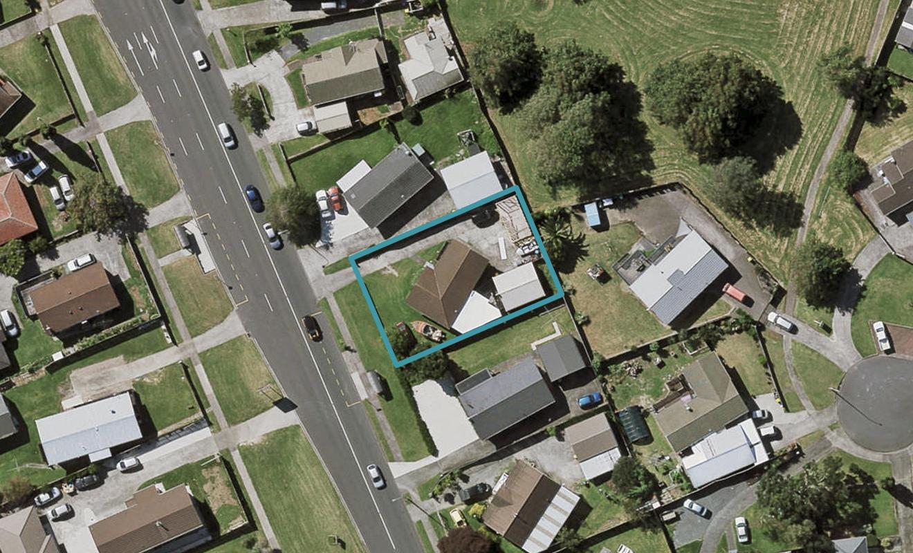 53 Hollyford Drive, Clover Park, Auckland - Carousel 1