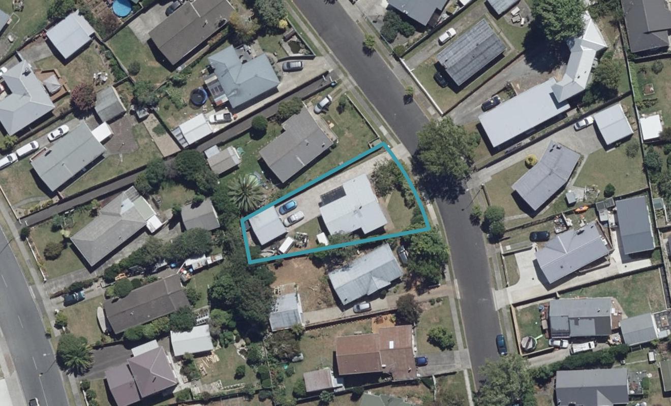 17 Joanna Place, Deanwell, Hamilton - Carousel 1
