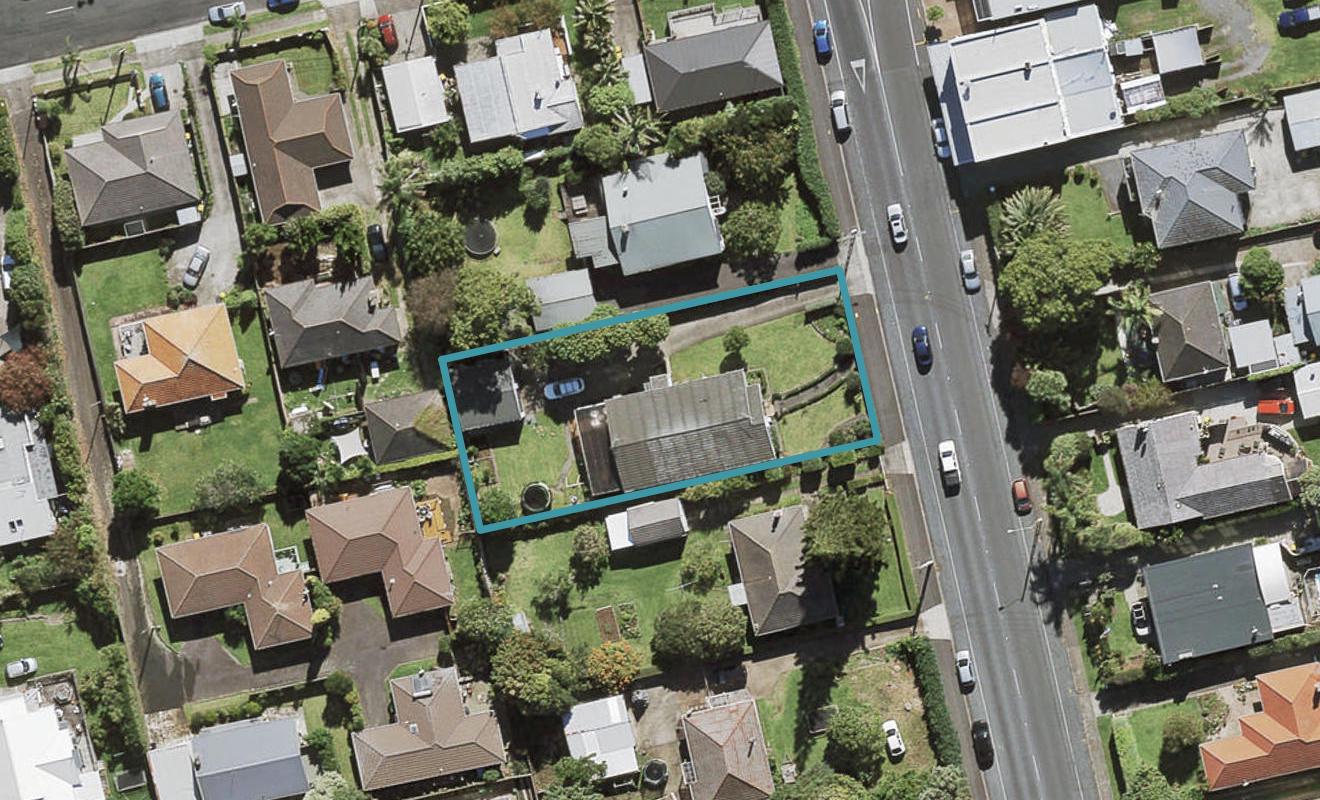 52 Coronation Road, Mangere Bridge, Auckland - Carousel 1