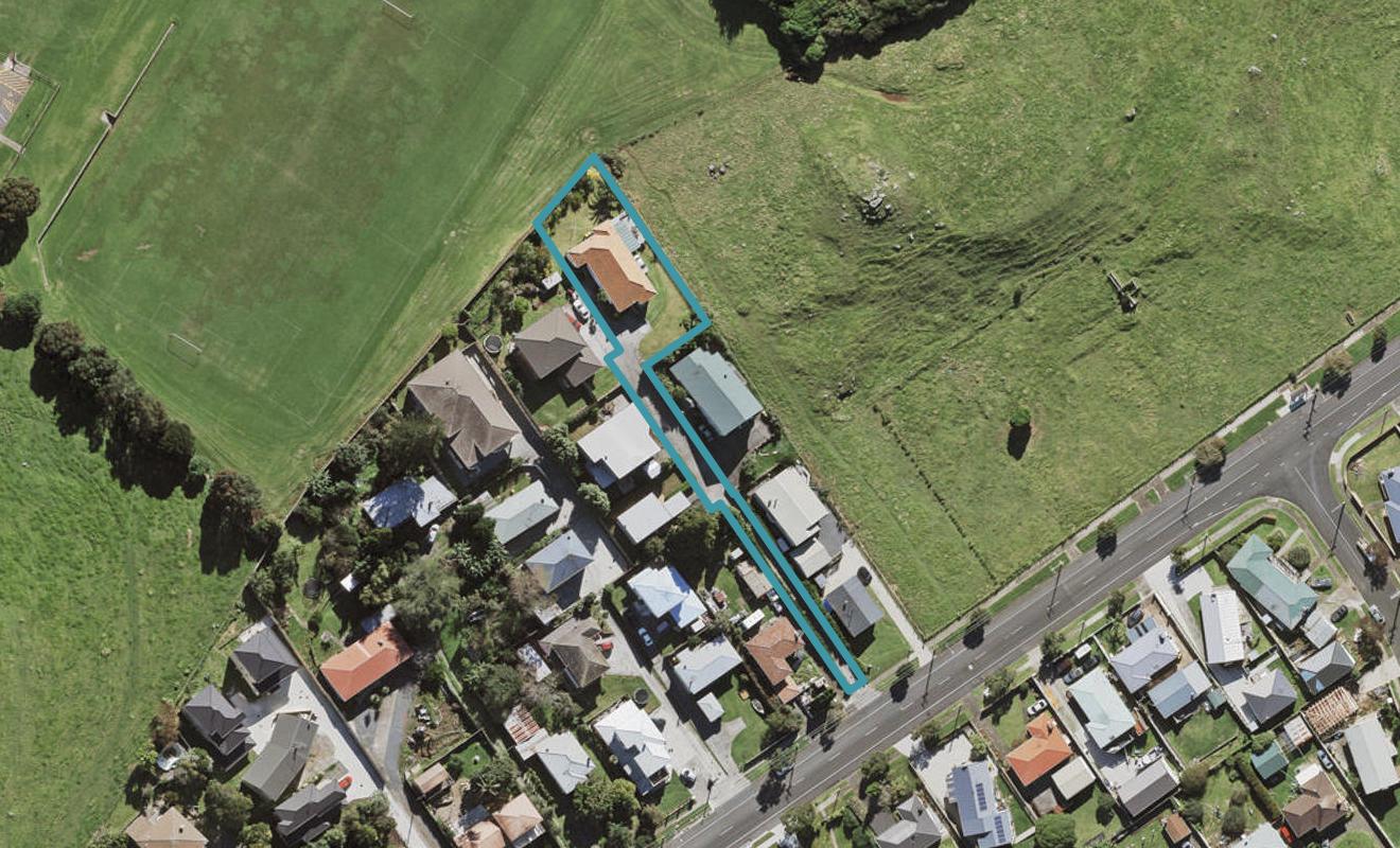26C Mountain Road, Mangere Bridge, Auckland - Carousel 1