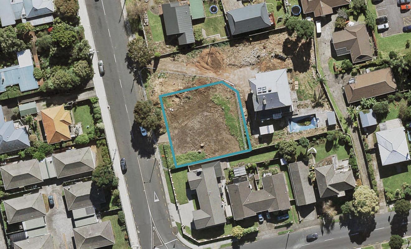 13 Coronation Road, Mangere Bridge, Auckland - Carousel 1