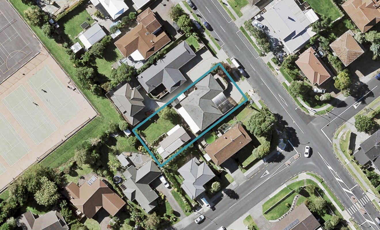 57 Sandspit Road, Cockle Bay, Auckland - Carousel 1
