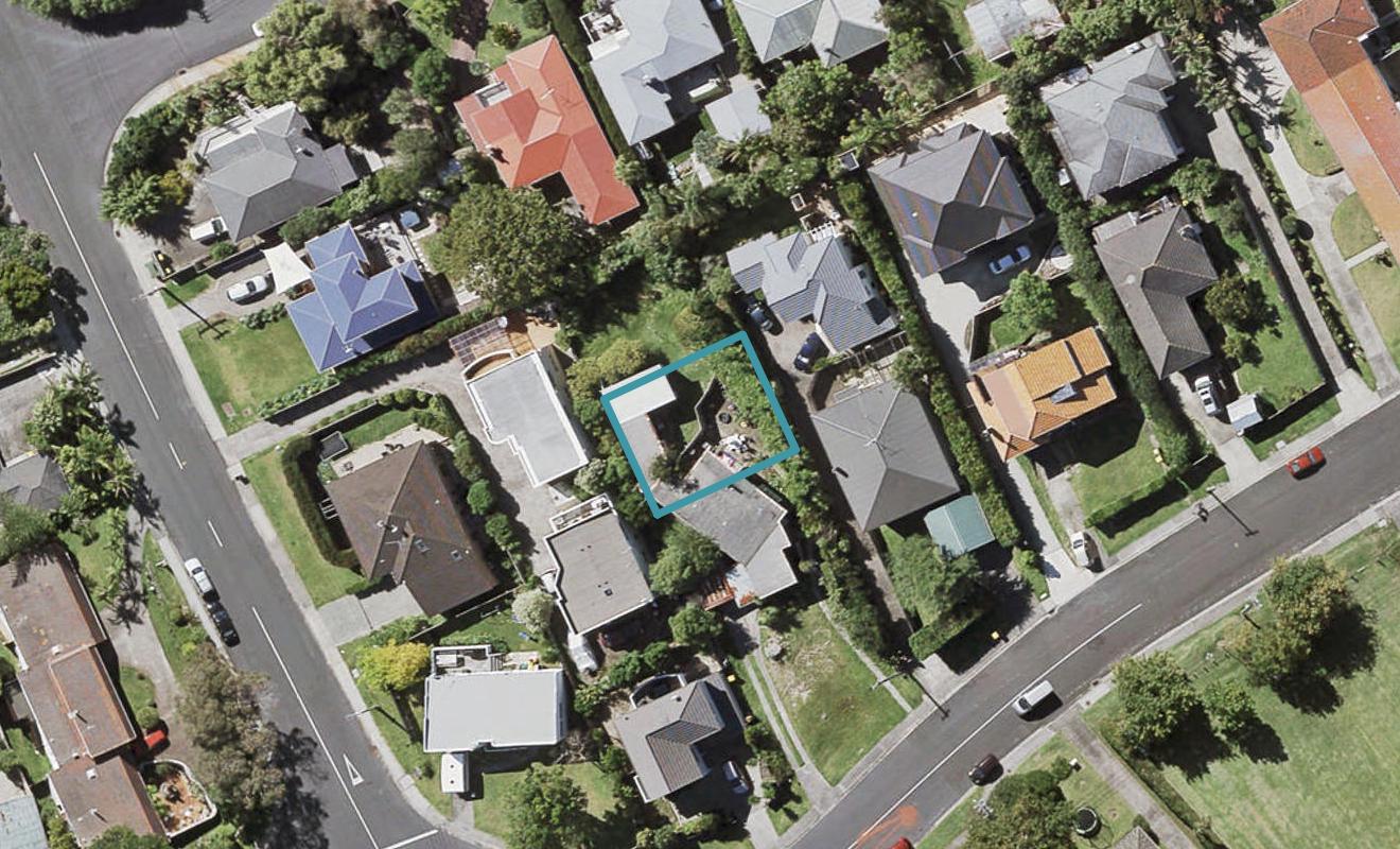 11C Marsh Avenue, Forrest Hill, Auckland - Carousel 1