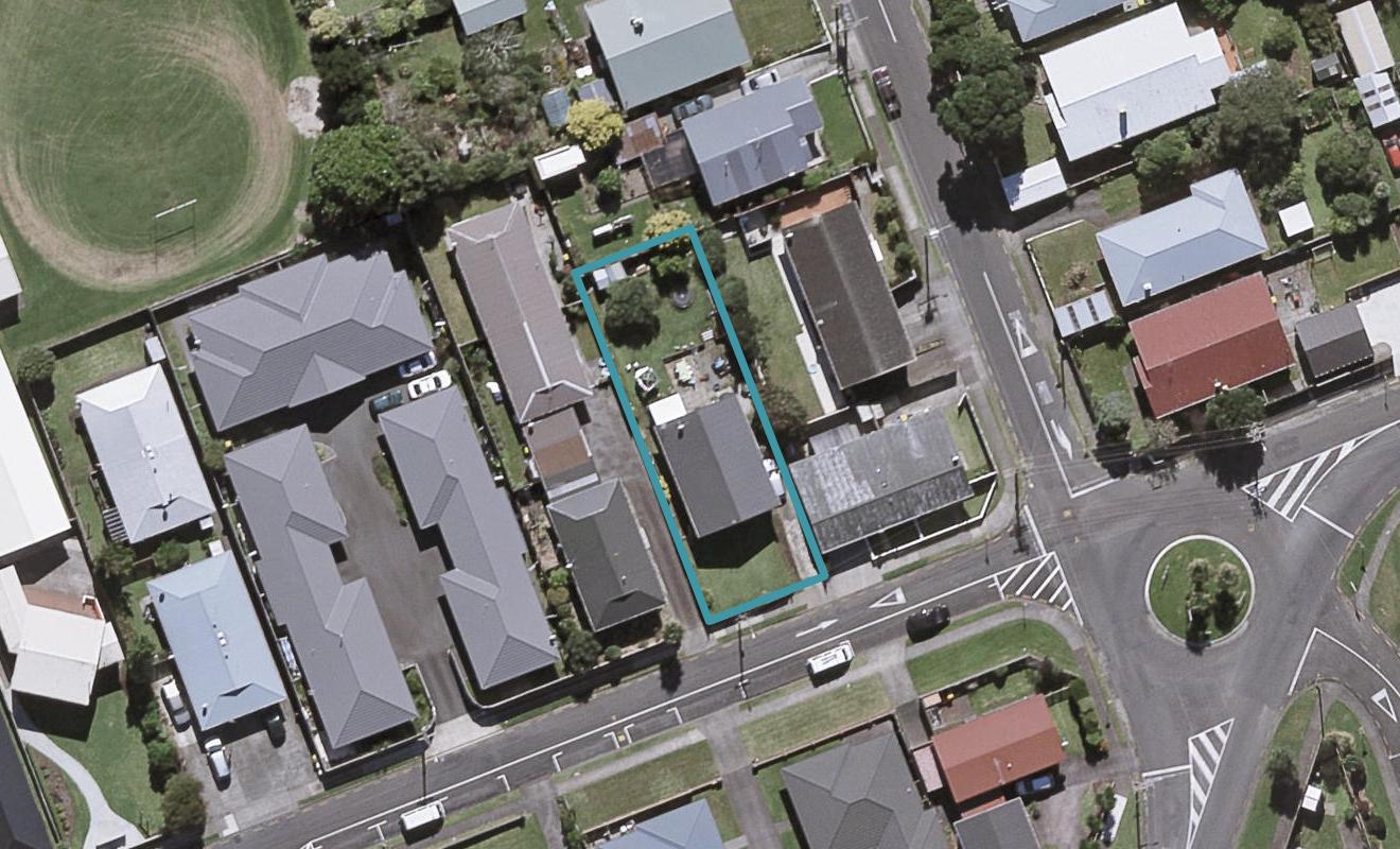 37 Clemow Road, Fitzroy, New Plymouth - Carousel 1