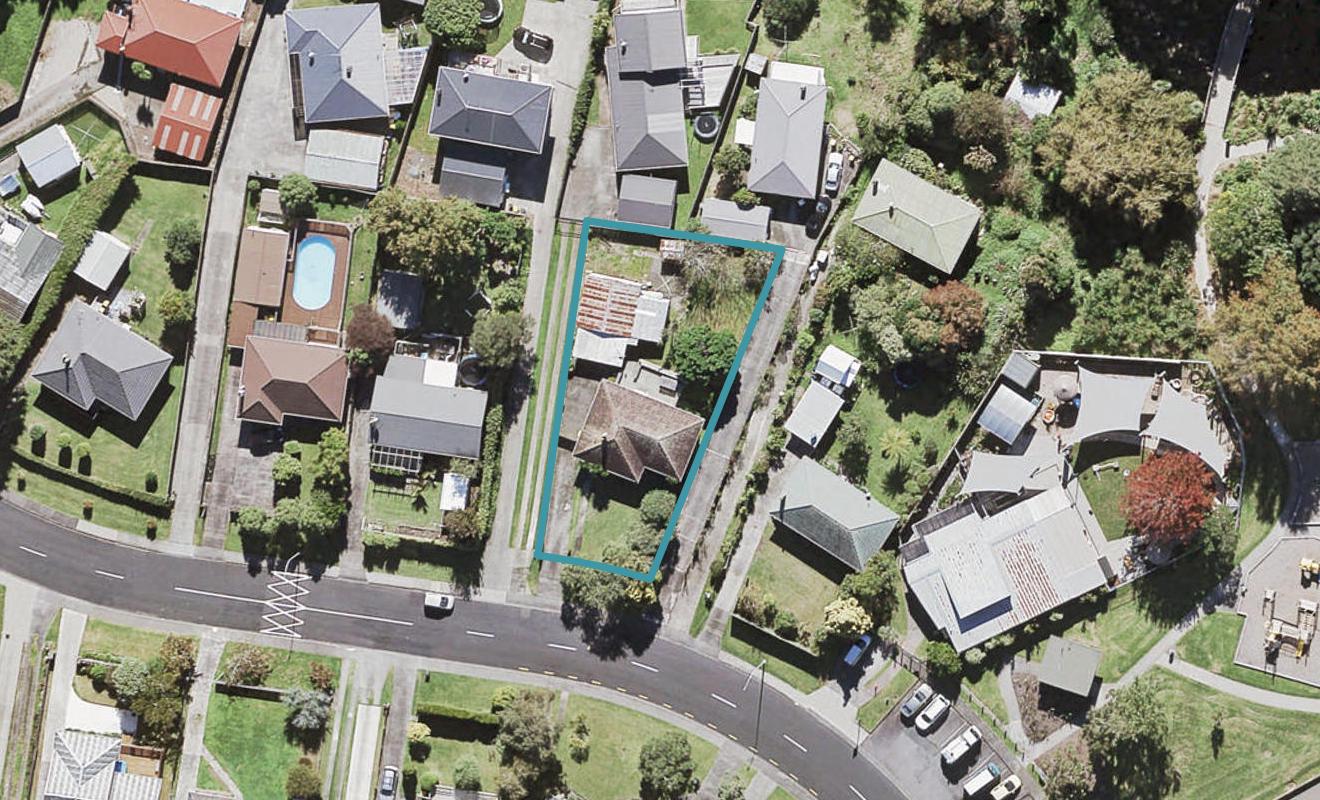 18 La Rosa Street, Green Bay, Auckland - Carousel 1