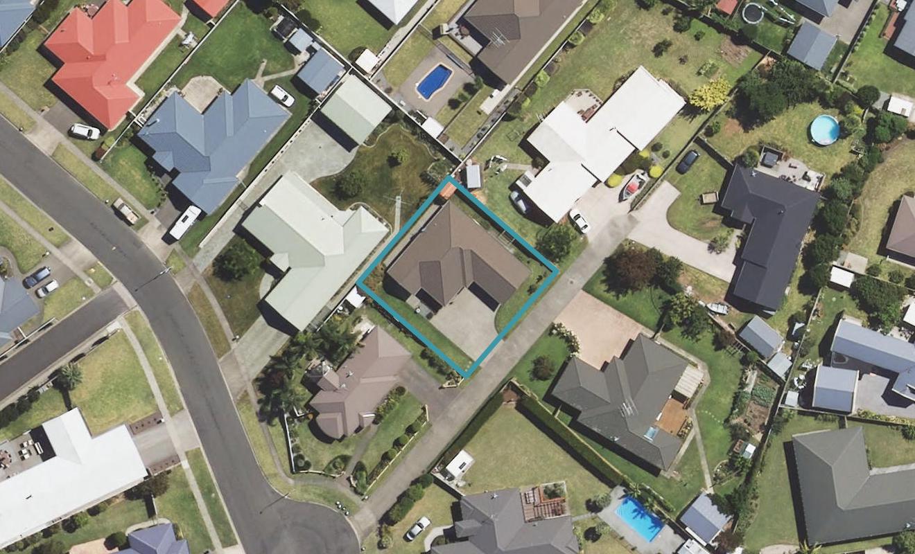 11 Margaret Place, Lytton West, Gisborne - Carousel 1