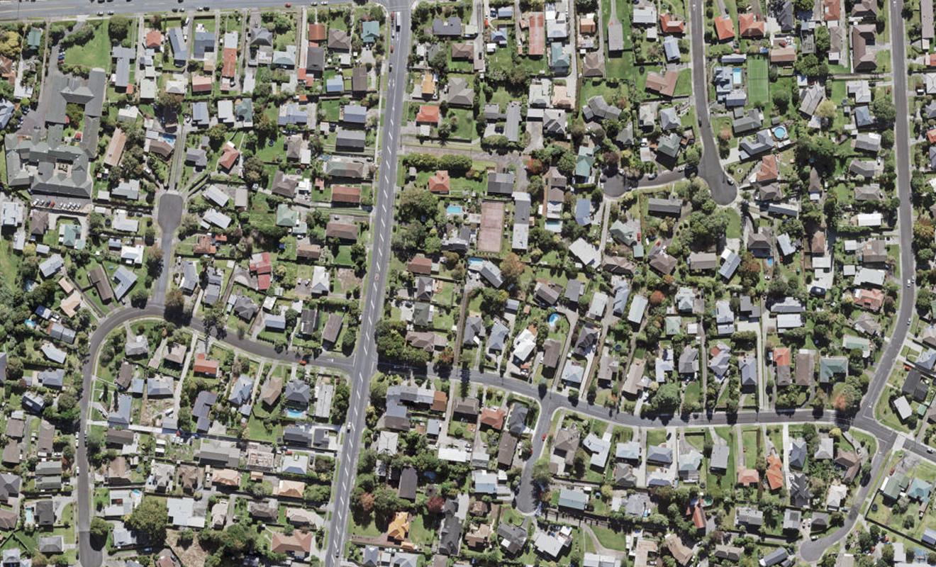 2 Divich Avenue, Te Atatu South, Auckland - Carousel 1