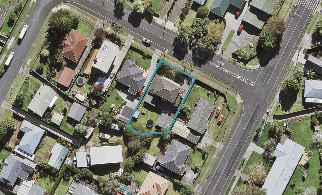 4 Muir Avenue, Mangere Bridge, Auckland - Carousel 1