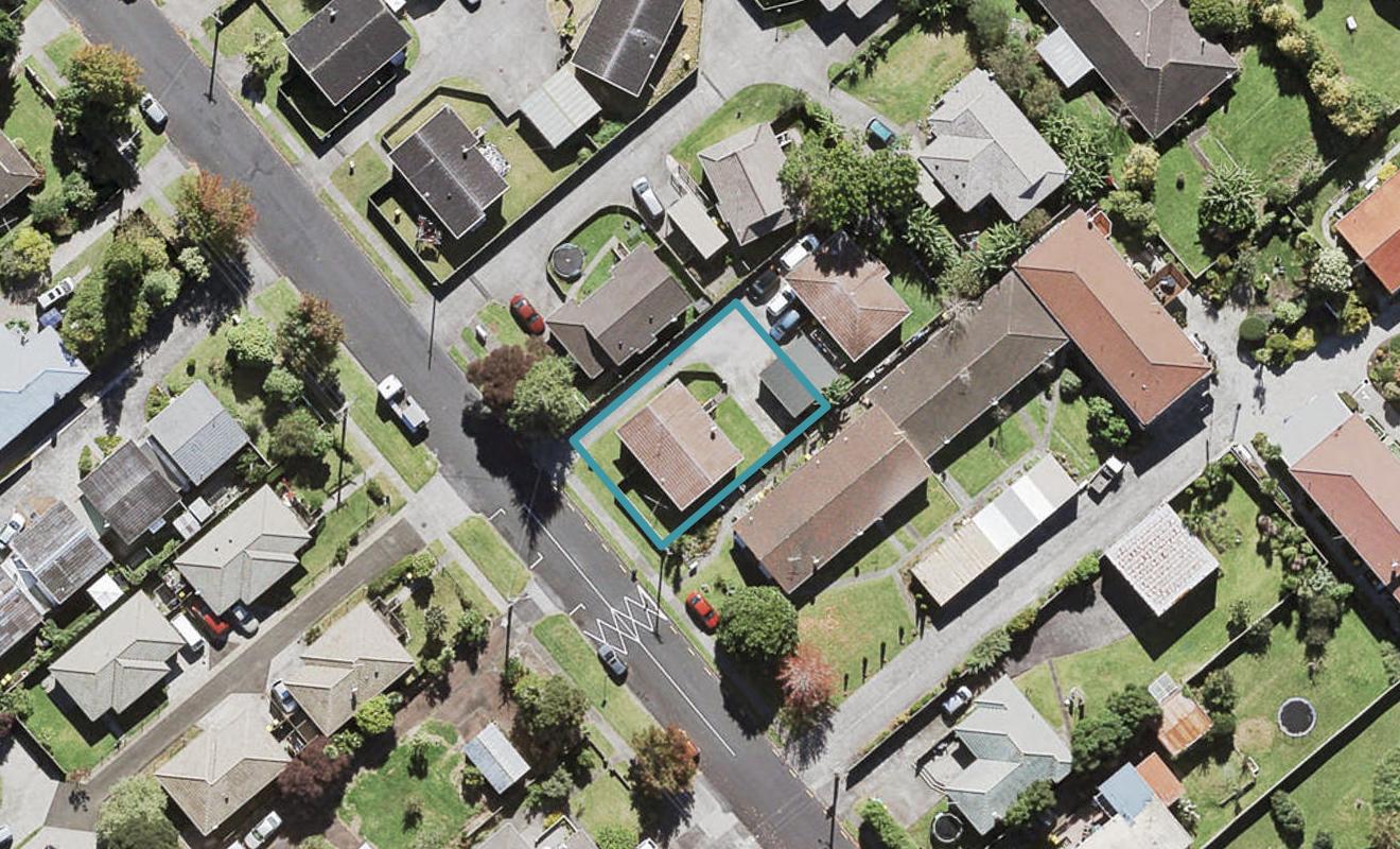 12 Willerton Avenue, New Lynn, Auckland - Carousel 1